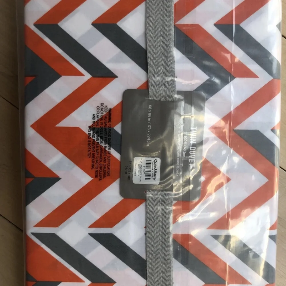 Crate & Barrel Kids zig zag Patterned Orange and Gray cotton duvet